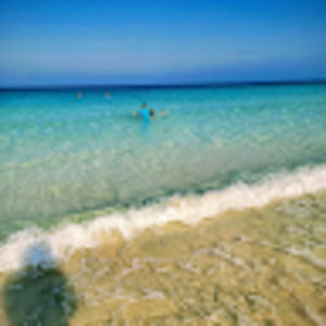 Meet your Posher, Safia